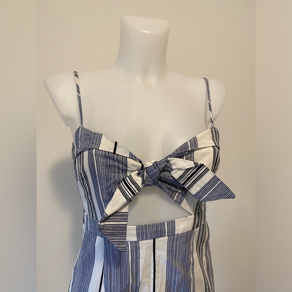 Forever 21 Nautical Jumper with cut out. Size small - Picture 2 of 8